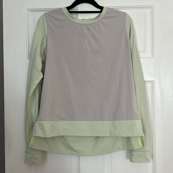 Lululemon long sleeve top - Warm Up Crew - size 8 - Picture 1 of 5